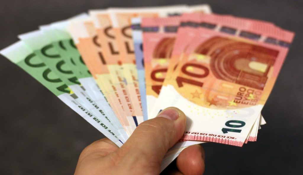 Falsificación de dinero en España